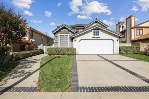 323 Center St, Covina, CA 91723-2566