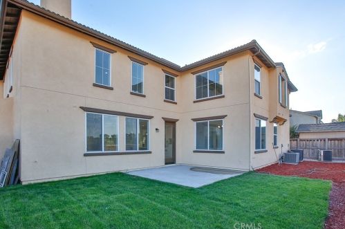 7796 Spring Hill St, Chino CA  91708-7606 exterior