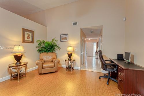 521 207th Ave, Hollywood, FL 33029-3487