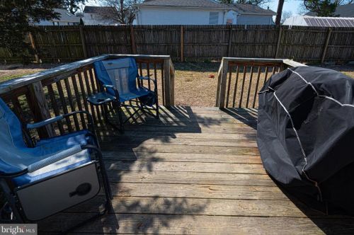 402 6th St, Laurel DE  19956-1363 exterior