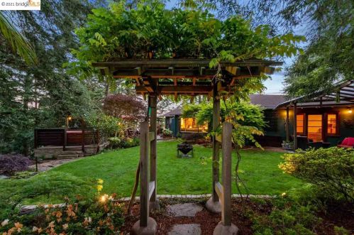 6725 Heartwood Dr, Oakland, CA 94611-2336