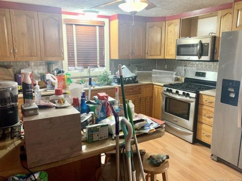 107 Brown Ave, Norwich CT  06351-1927 exterior