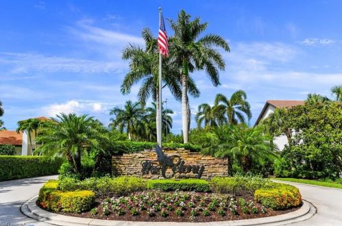 2150 Hawksridge Dr, Naples FL  34105-8529 exterior