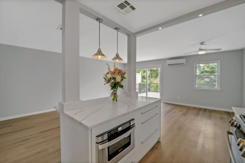 81 Edgewater Pl, Edgewater NJ  07020-1205 exterior