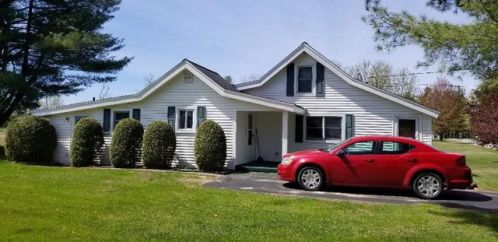 17 Park Ln, Mooers, NY 12958-3832