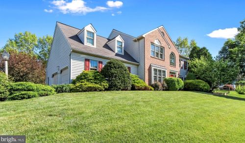 415 Seville Dr, Red Lion, PA 17356-8707