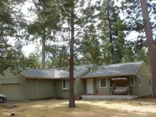 68947 Graham Ct, Black Butte Ranch, OR 97759-3107
