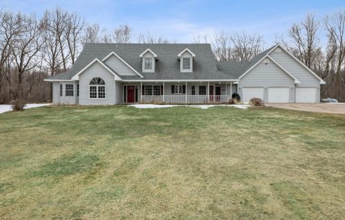 40460 Hupp St, Stanford, MN 55080-3218