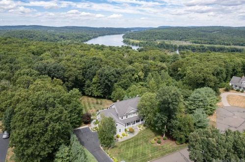 33 Oak Hill Ter, Haddam, CT 06438-1038