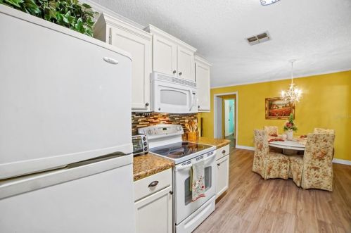 1742 Talmadge St, Deland FL  32724-8729 exterior