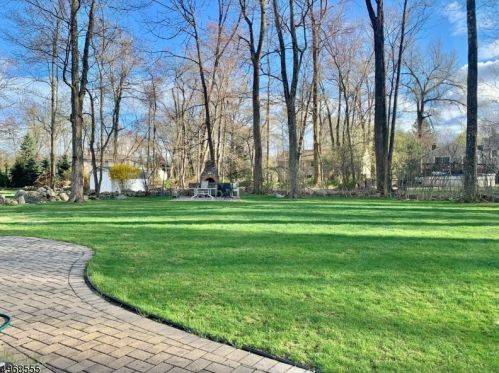 38 Cross Rd, Greystone Park NJ 07950-3207 exterior