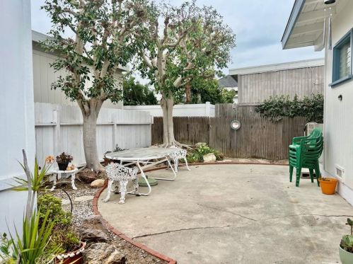 56 Saratoga, Newport Beach CA  92660-6148 exterior