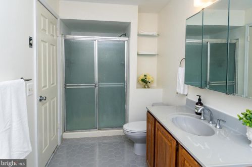 65 Shrewsbury Pl, Princeton NJ  08540-6314 exterior