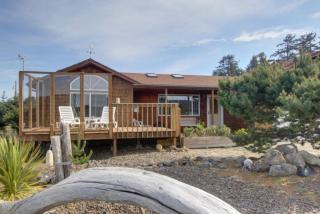 1906 Cockleshell St, Waldport, OR 97394-9463