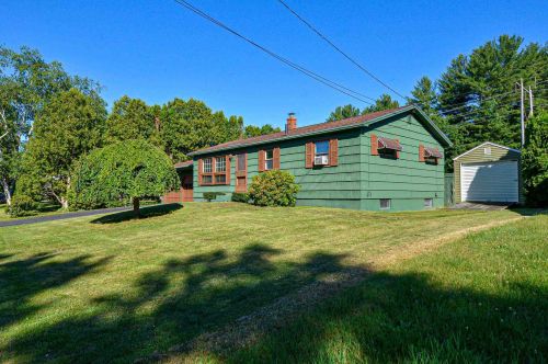 16 Linda Ave, Dover, NH 03820-4518