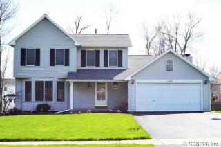 1025 Guinevere Dr, Rochester, NY 14626-4365