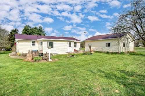 3045 Wayne Ridge Rd, Zanesville OH  43701-8651 exterior