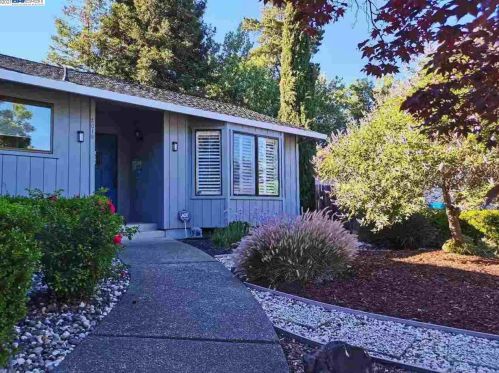 2019 Rivera Dr, Santa Rosa, CA 95409-3018