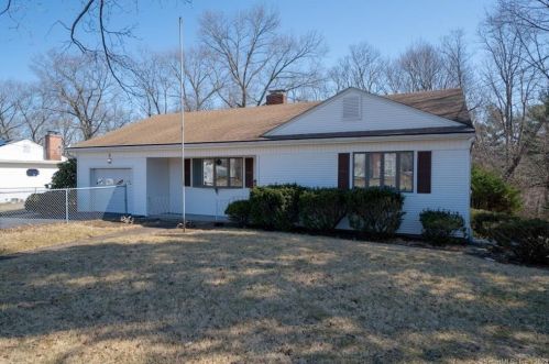 3 Brent Rd, Manchester, CT 06042-2806