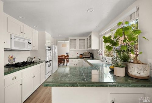 1425 Los Olivos Rd, Santa Rosa CA 95404-2017 exterior