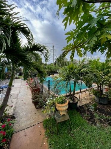 650 Palmetto Dr, West Palm Beach, FL 33403-2220