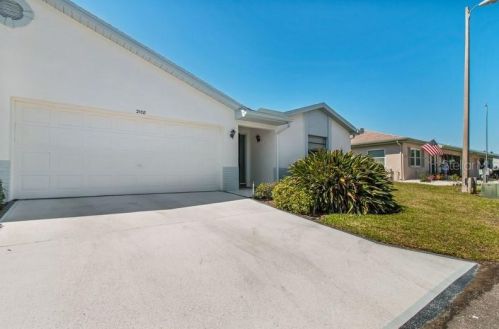 2108 Halcyon Dr, Ruskin, FL 33573-6362