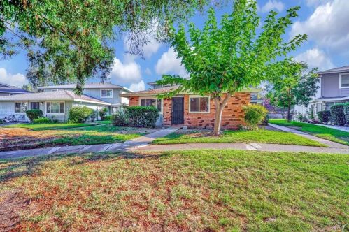 2424 Plata Ct, Santa Rosa, CA 95403-3443