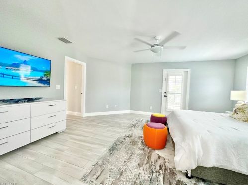 568 95th Ave, Naples FL  34108-2453 exterior