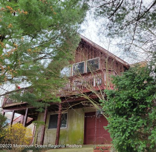 195 Linden Ave, Monmouth Hills, NJ 07732-1307