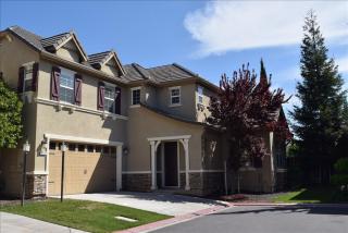 17242 Wood Creek Ln, Lathrop, CA 95330-8671
