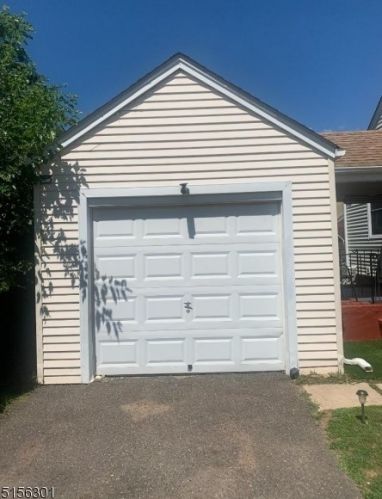 265 1st Ave, Manville NJ  08835-1302 exterior