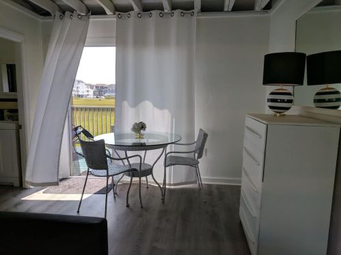 615 Ocean Blvd, Hampton NH  03842-3694 exterior