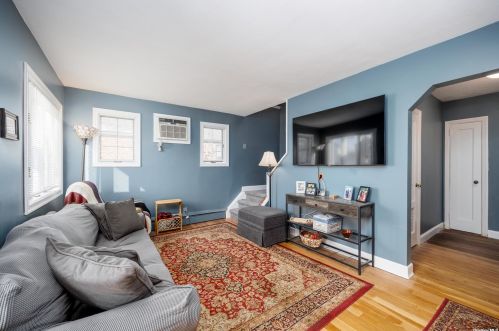 12 Smith St, East Rockaway NY  11518-1717 exterior