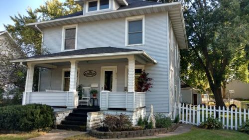614 Central Ave, Clarion, IA 50525-1617