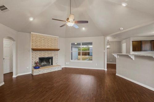 2004 Cedar Crest Blvd, Dallas TX 75203-4316 exterior