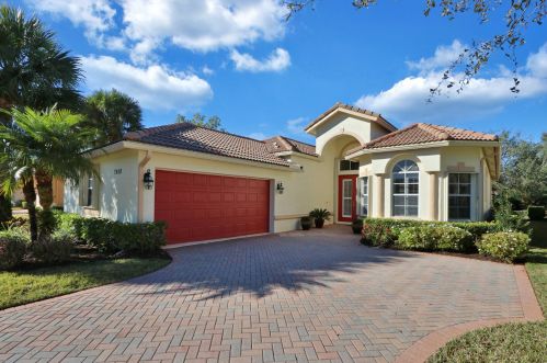 7608 Greenbrier Cir, Fort Pierce, FL 34986-3303
