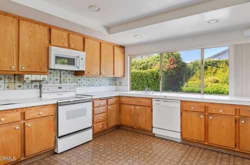 2243 Brower St, Simi Valley CA  93065-2501 exterior