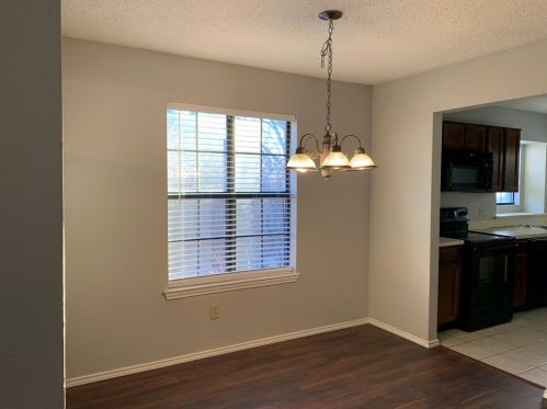 2805 Brittany Dr, Euless TX  76039-7601 exterior