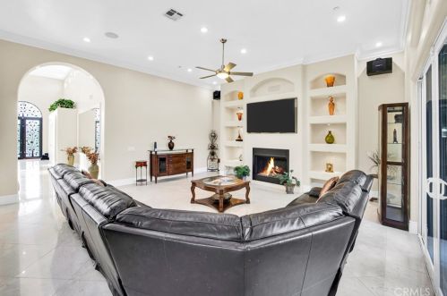 10026 Mattock Ave, Downey CA  90240-3529 exterior