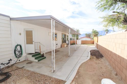69370 Poolside Dr, Desert Hot Springs CA  92241-8727 exterior