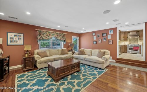 99 Leonard Ave, Leonardo NJ  07737-1538 exterior