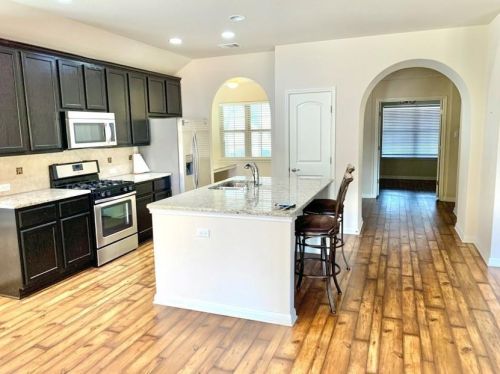 339 Sycamore St, Georgetown TX  78633-1819 exterior