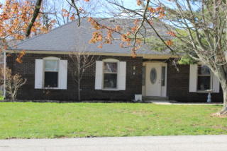 901 Guist Creek Dr, Shelbyville, KY 40065-9321