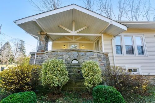 758 Mamaroneck Ave, White Plains, NY 10605-2524