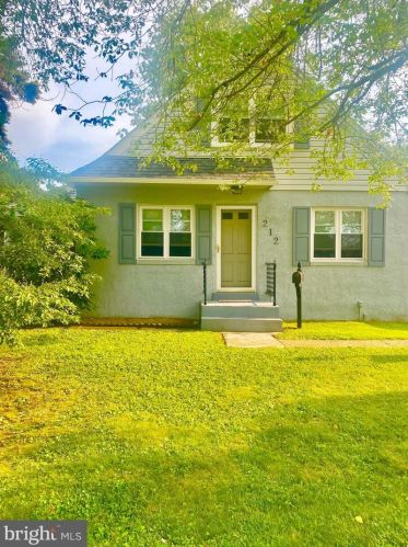 212 Reamer Ave, Wilmington, DE 19804-1808