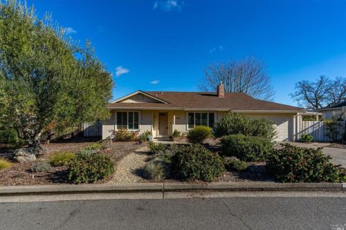 472 Oak Brook Ct, Santa Rosa, CA 95409-6335