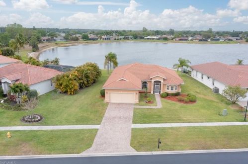 2278 Grove Dr, Naples, FL 34120-7496