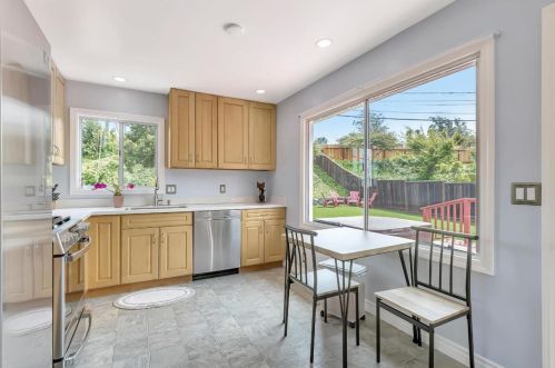 2671 Cottonwood Dr, San Bruno CA  94066-2619 exterior