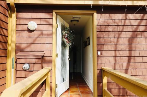 78 Canterbury Ct, Goshen, CT 06756-1804