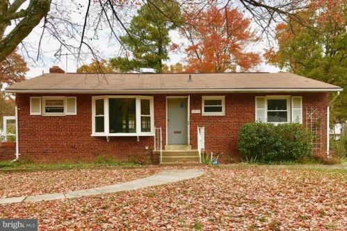 6808 Jerome St, Springfield, VA 22150-2010